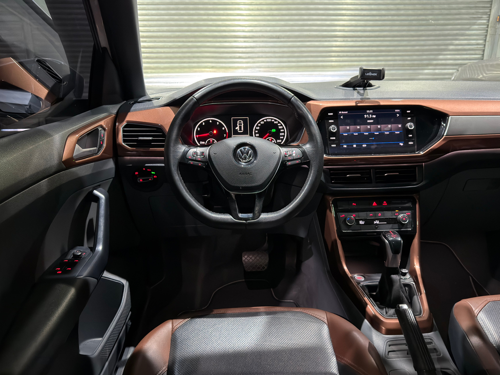 Volkswagen T-Cross Prata