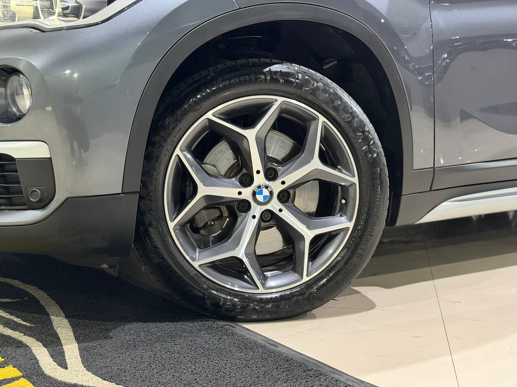 BMW X1 Cinza