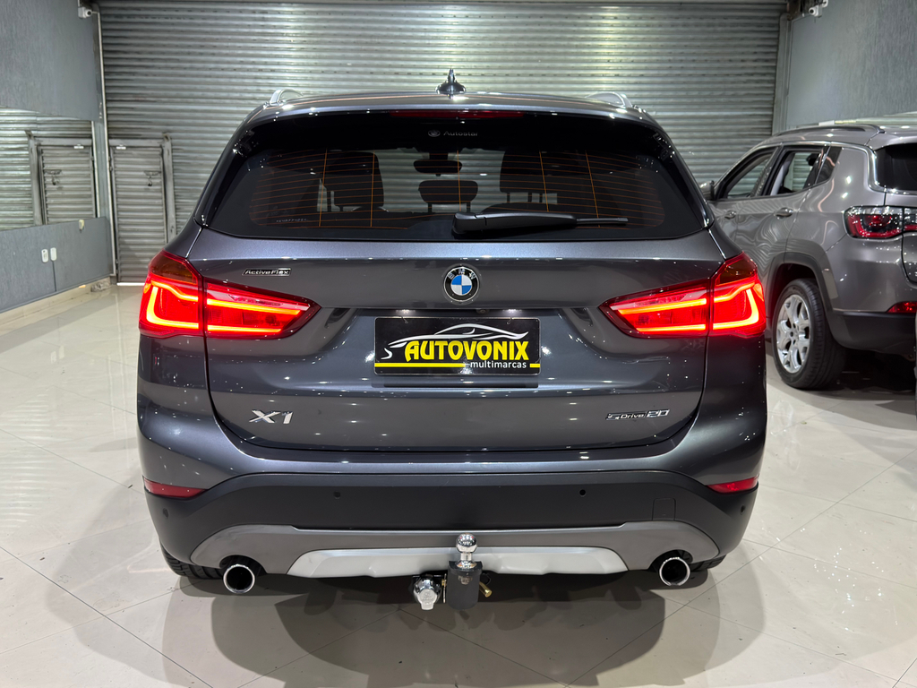 BMW X1 Cinza