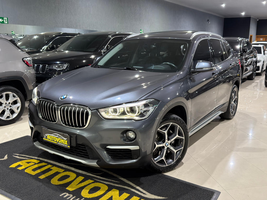 BMW X1 Cinza