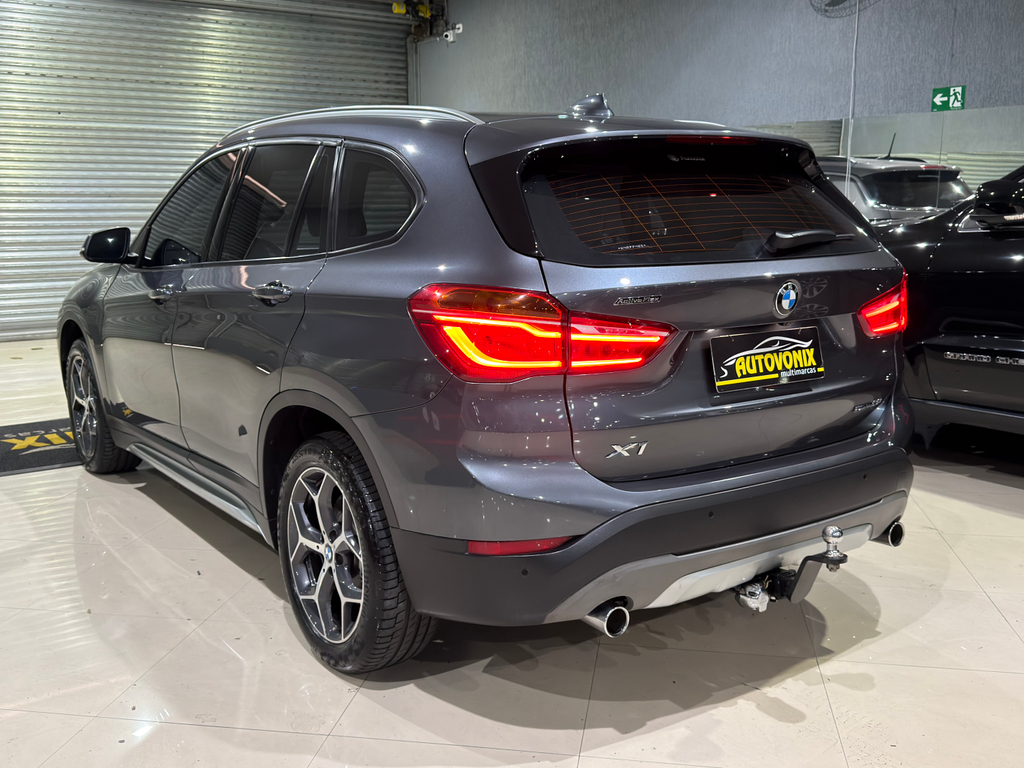 BMW X1 Cinza