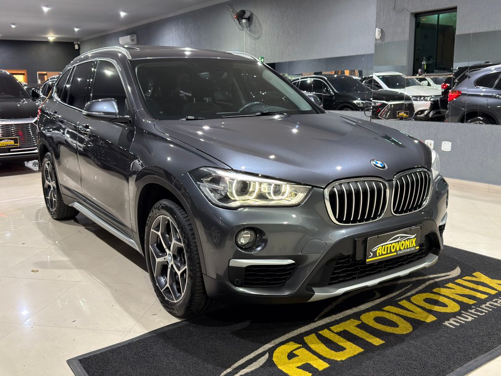 BMW X1 Cinza