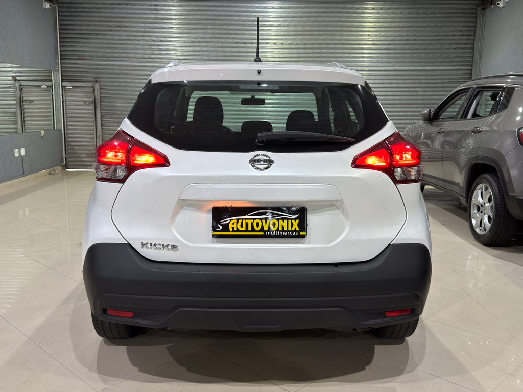 Nissan Kicks Branco