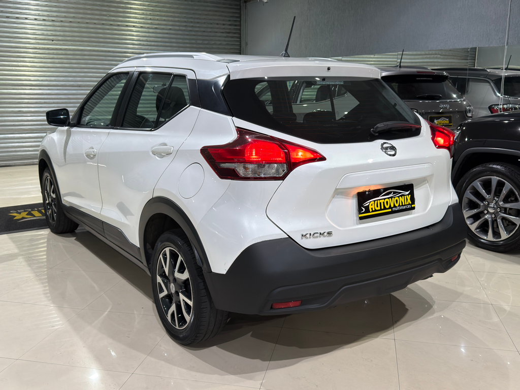 Nissan Kicks Branco