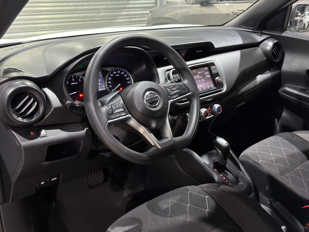 Nissan Kicks Branco