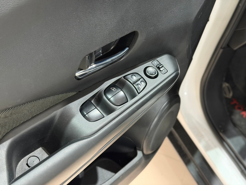 Nissan Kicks Branco