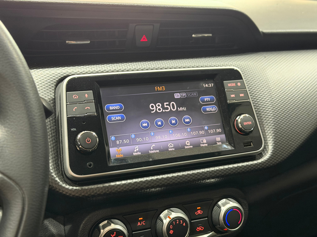 Nissan Kicks Branco