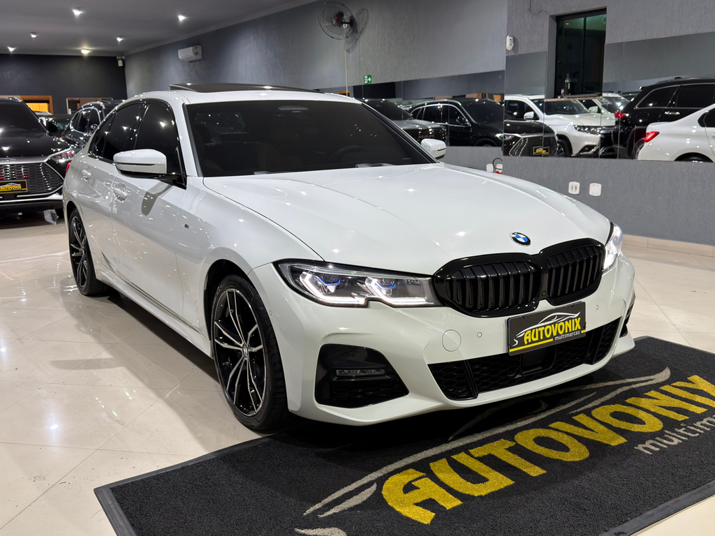 BMW 330e Branco