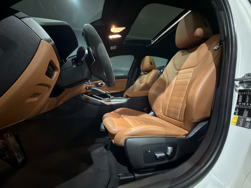 BMW 330e Branco