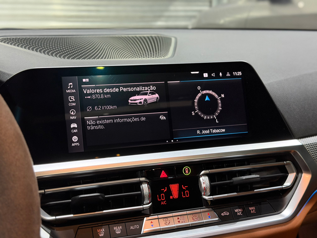 BMW 330e Branco