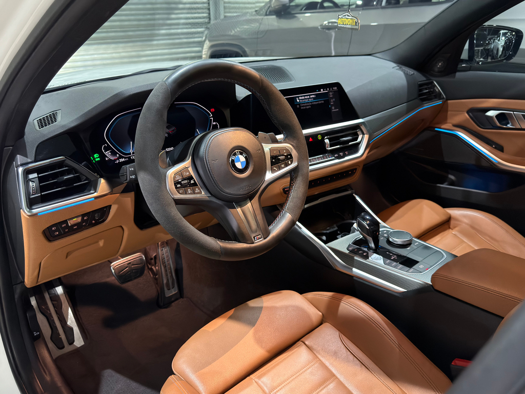 BMW 330e Branco