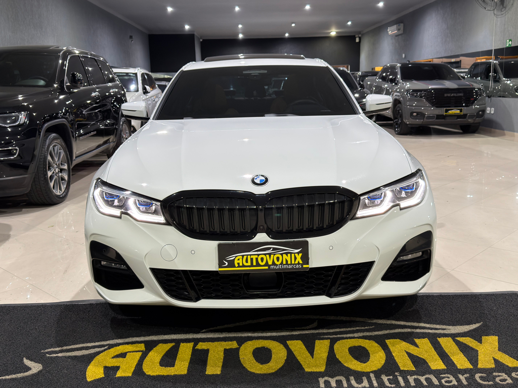 BMW 330e Branco