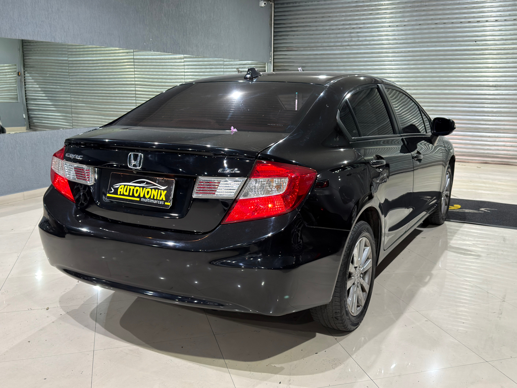 Honda Civic Preto