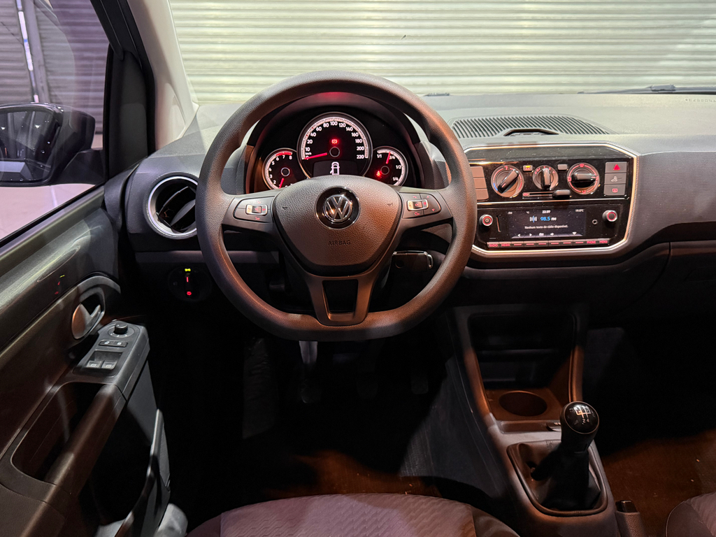 Volkswagen Up! Cinza