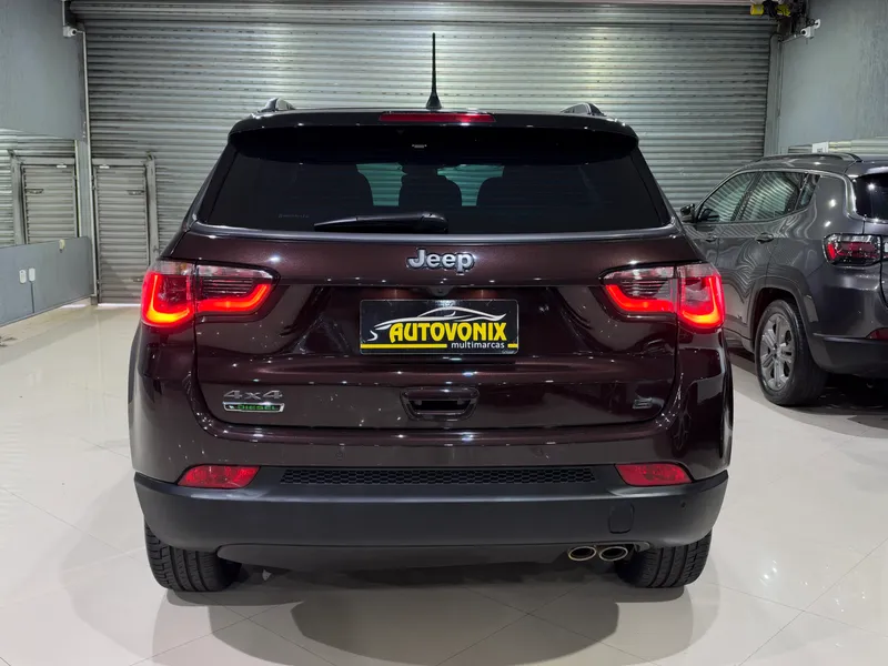 Jeep Compass Marrom