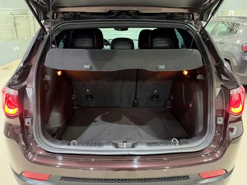Jeep Compass Marrom