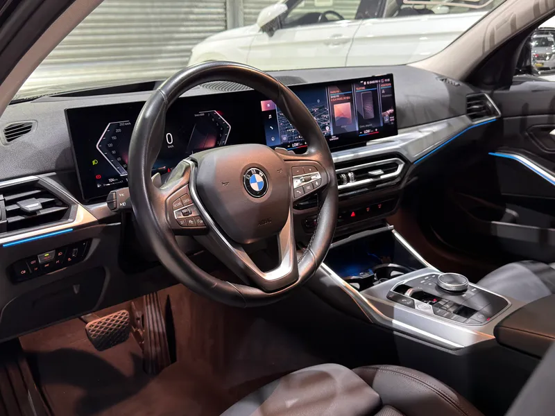 BMW 320i Preto