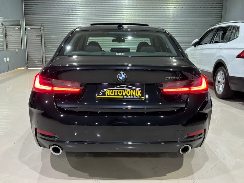 BMW 320i Preto