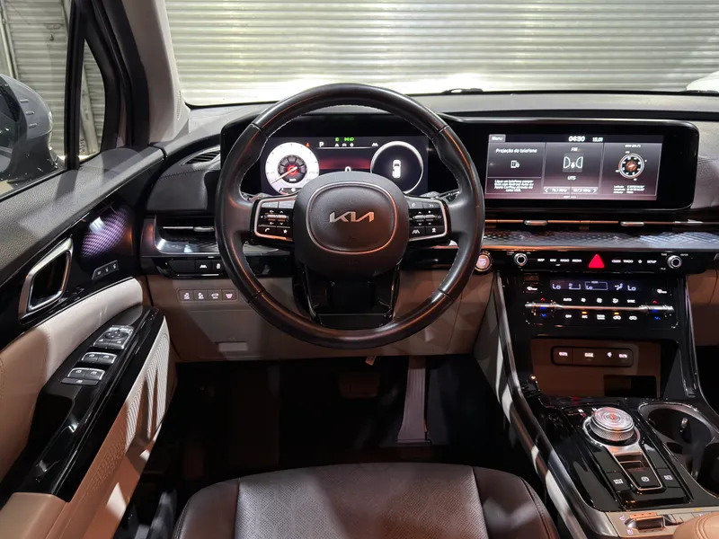Kia Carnival Prata