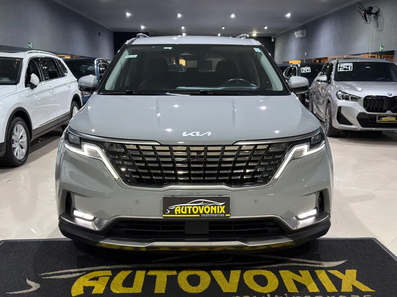 Kia Carnival Prata