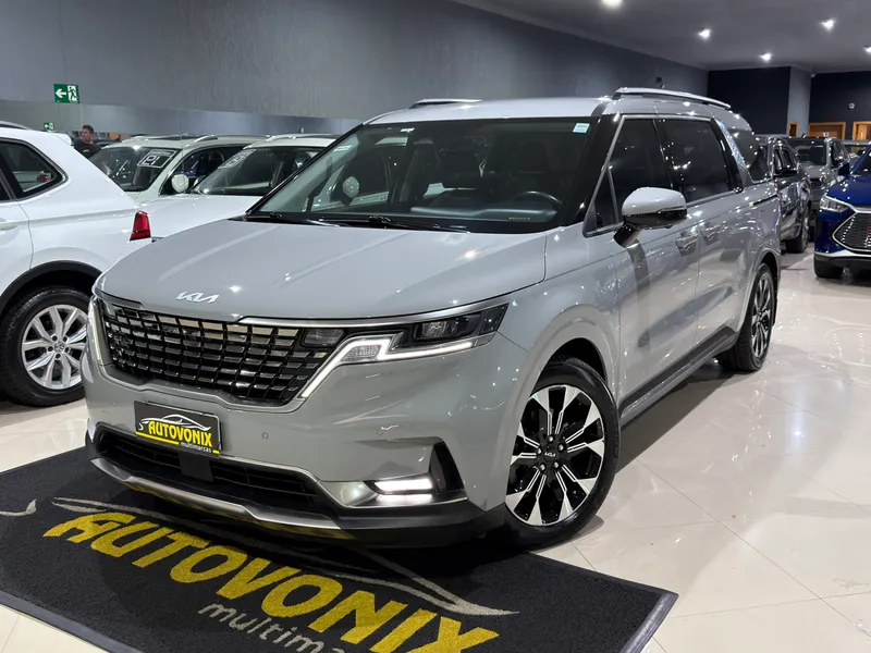 Kia Carnival Prata