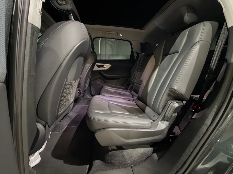 Audi Q7 Cinza