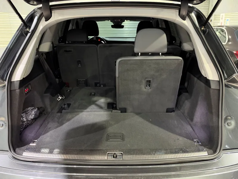 Audi Q7 Cinza