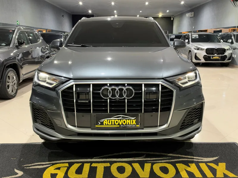 Audi Q7 Cinza