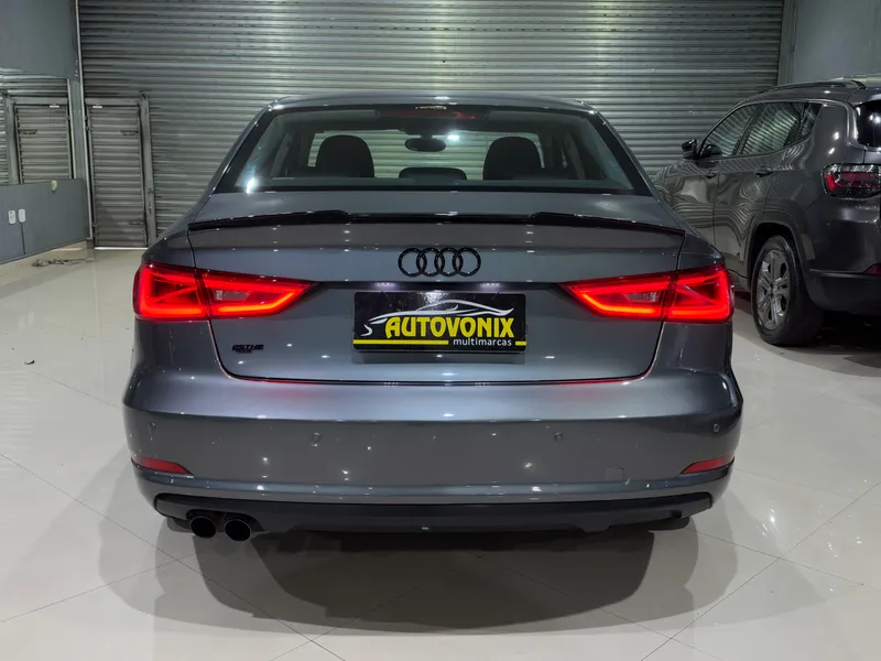 Audi A3 Sedan Cinza
