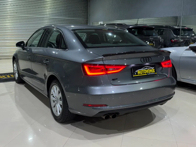 Audi A3 Sedan Cinza