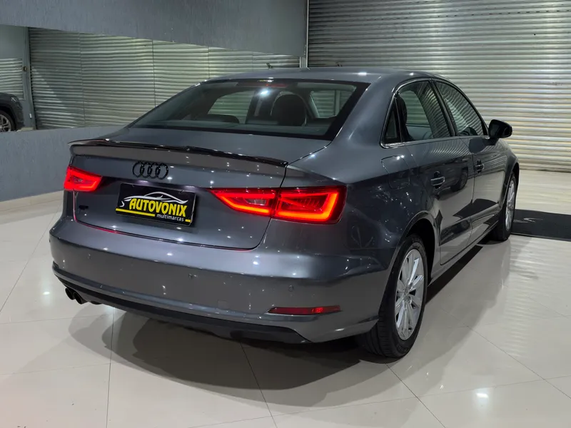 Audi A3 Sedan Cinza