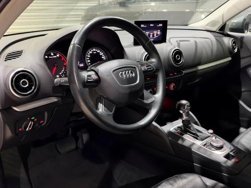 Audi A3 Sedan Cinza
