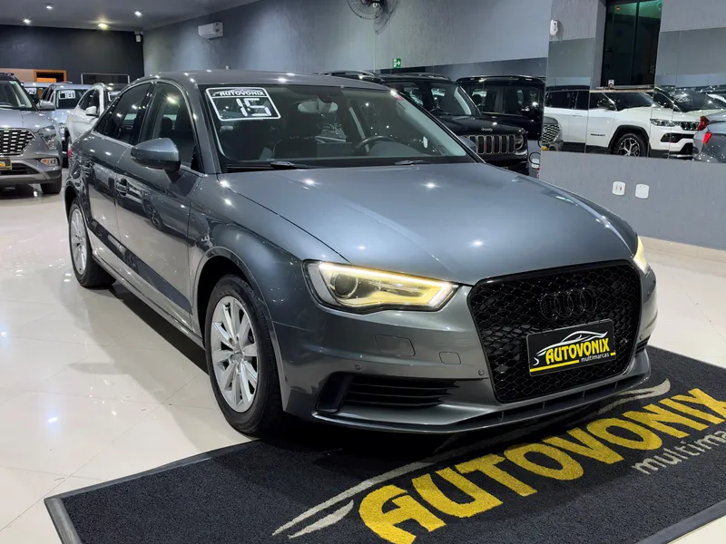 Audi A3 Sedan Cinza