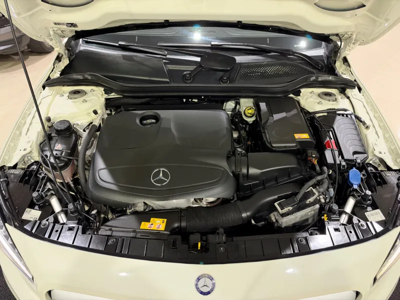 Mercedes Benz GLA-250 Branco