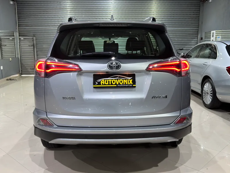 Toyota RAV4 Prata