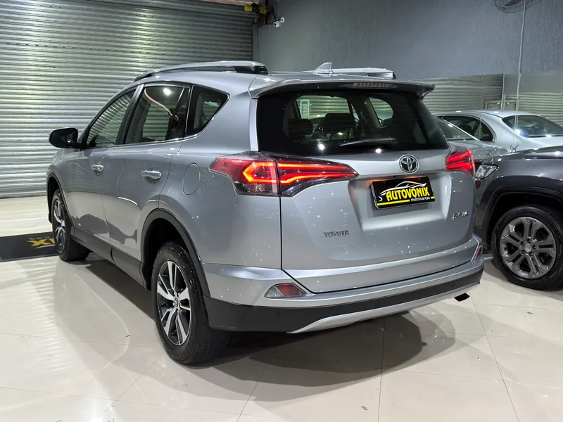 Toyota RAV4 Prata