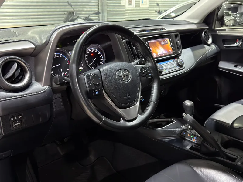 Toyota RAV4 Prata