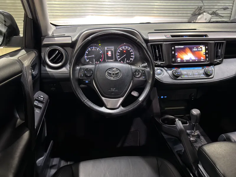 Toyota RAV4 Prata