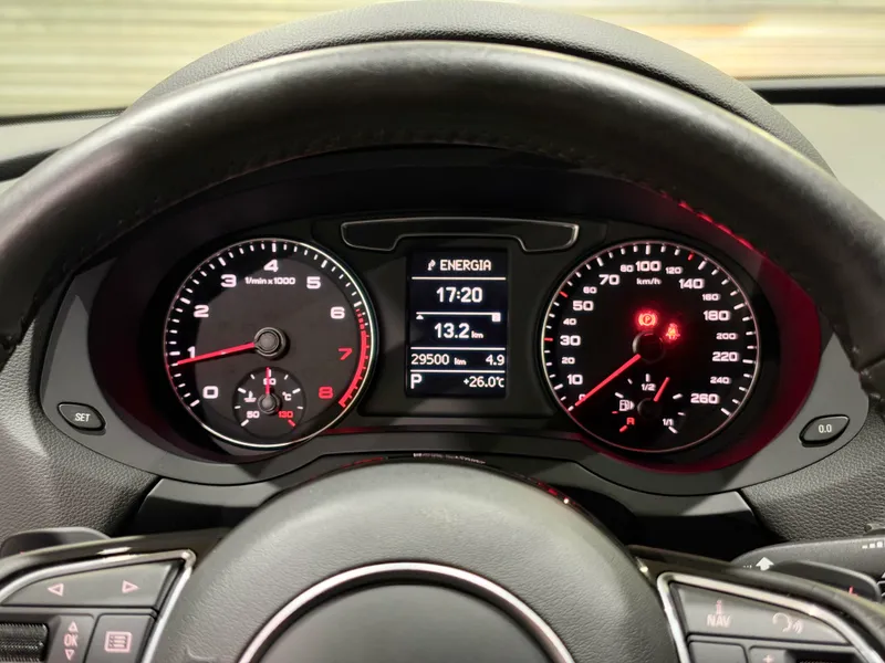 Audi Q3 Prata