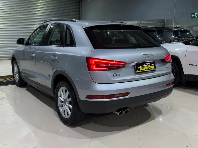 Audi Q3 Prata