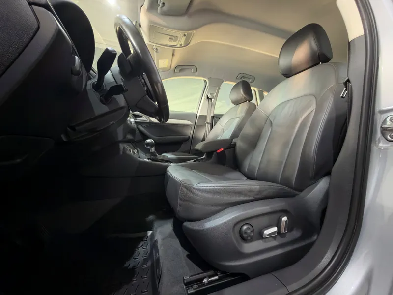 Audi Q3 Prata