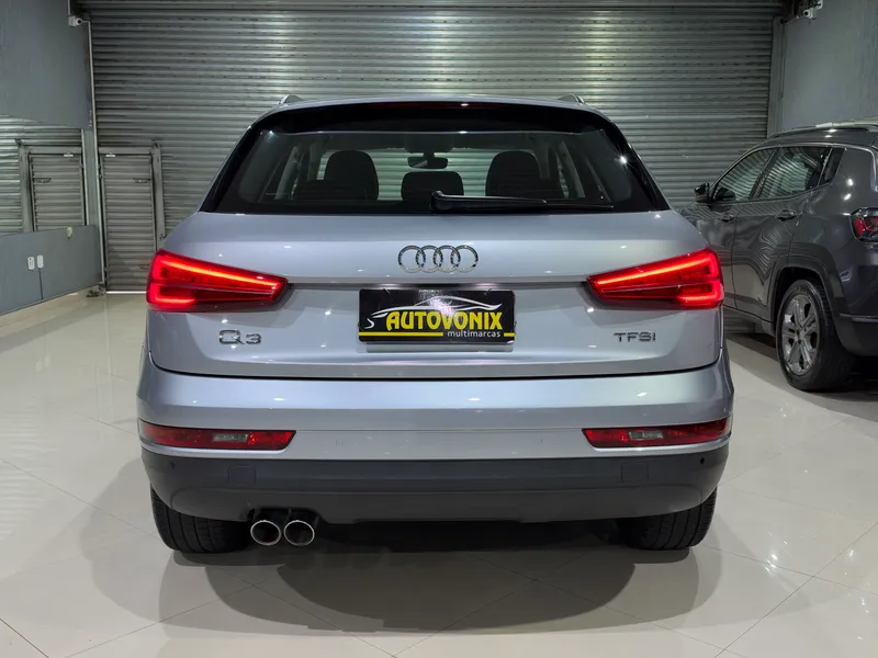 Audi Q3 Prata