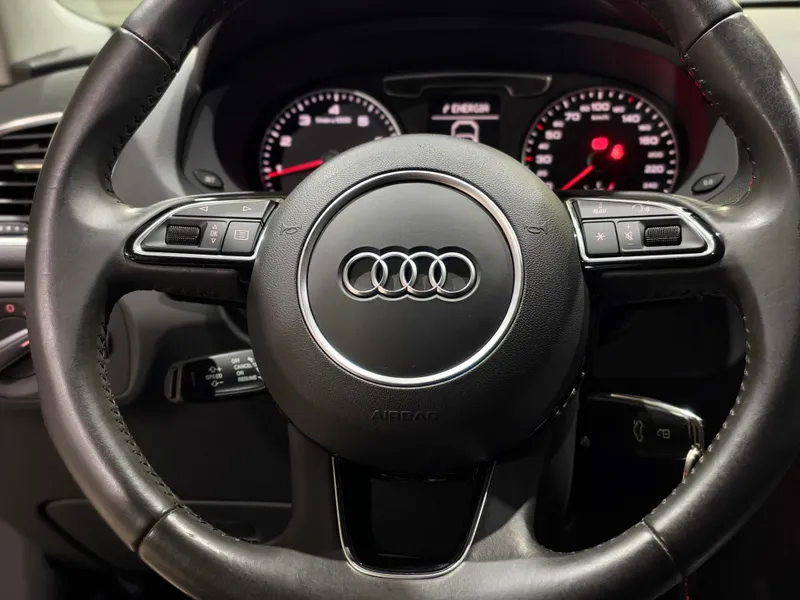 Audi Q3 Prata