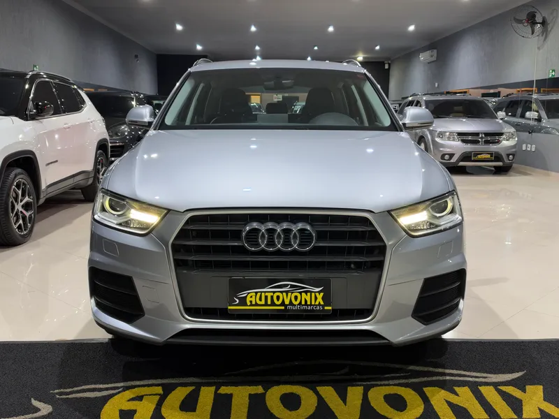 Audi Q3 Prata
