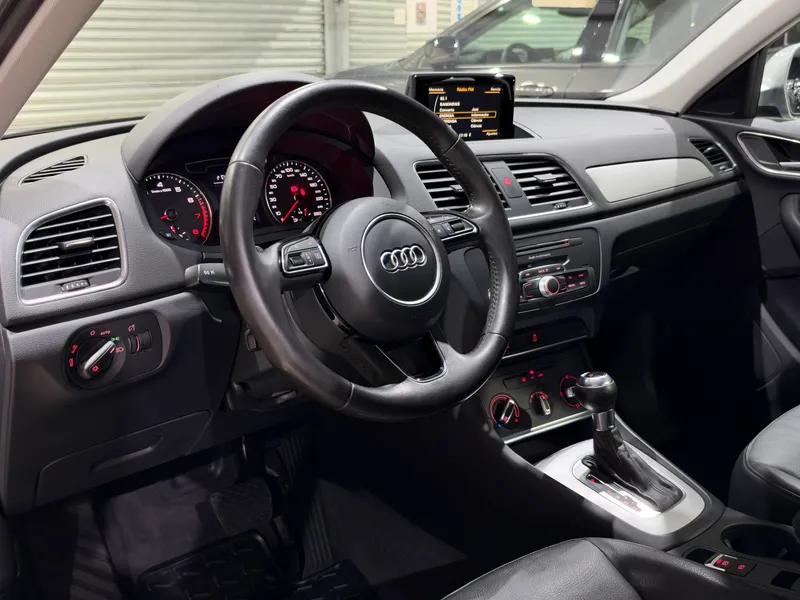 Audi Q3 Prata