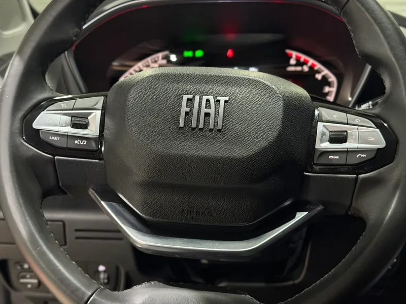 Fiat Titano Cinza