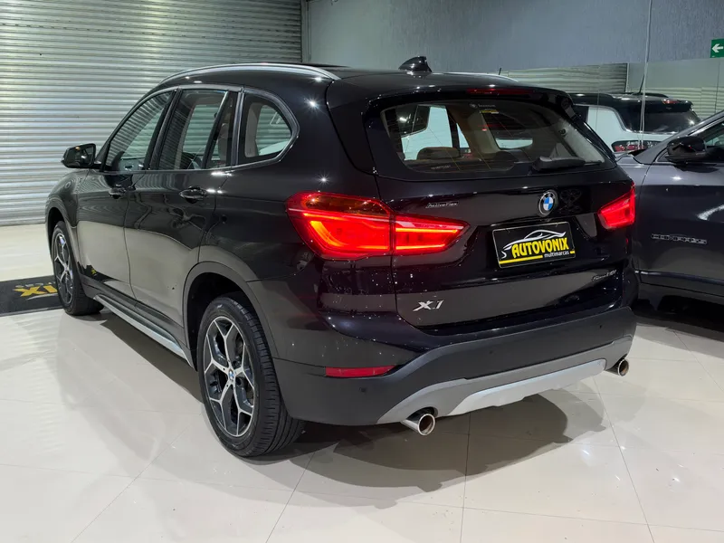 BMW X1 Preto