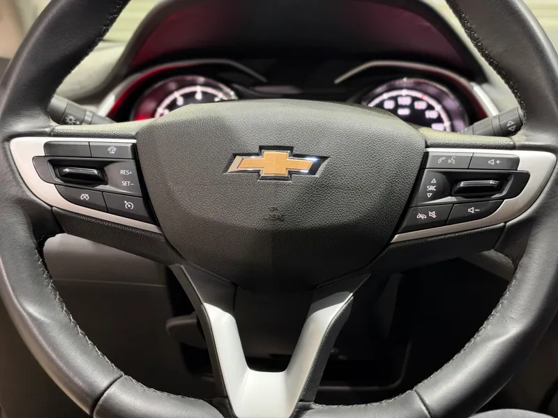 Chevrolet Onix Vermelho