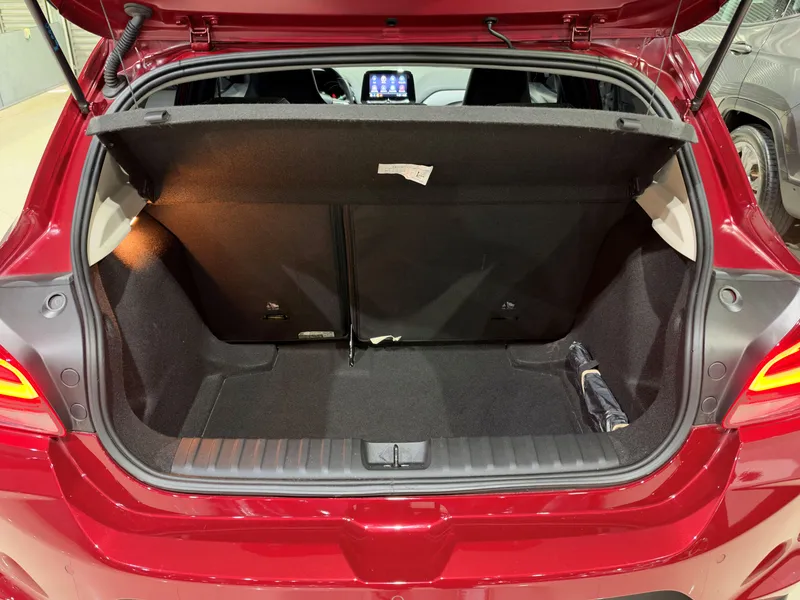 Chevrolet Onix Vermelho
