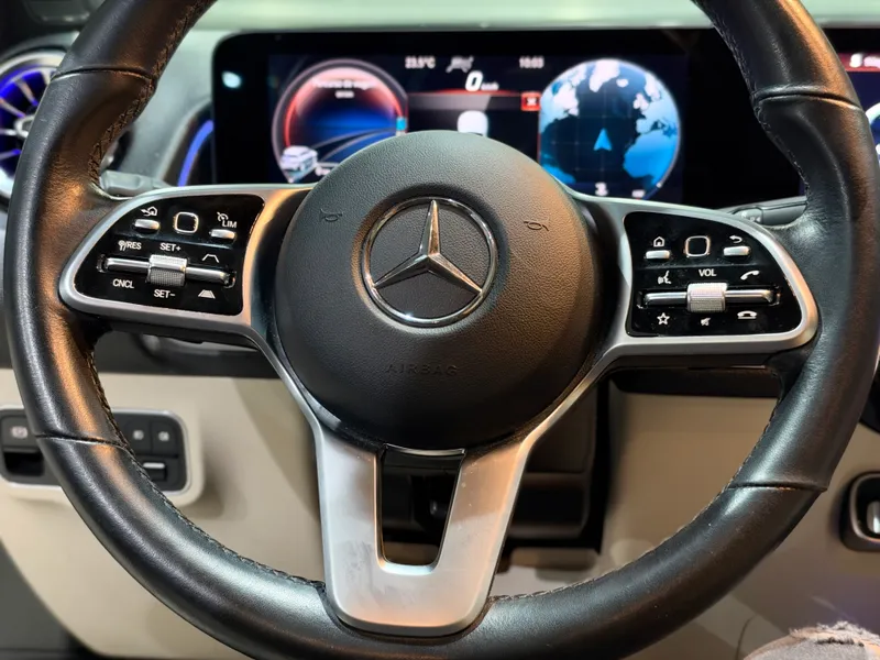 Mercedes Benz GLB 200 Azul